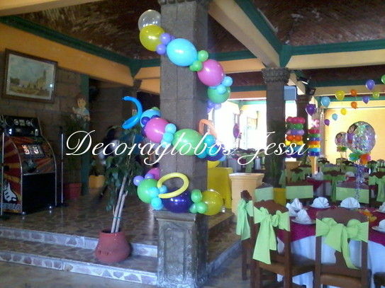 Columna con globos
